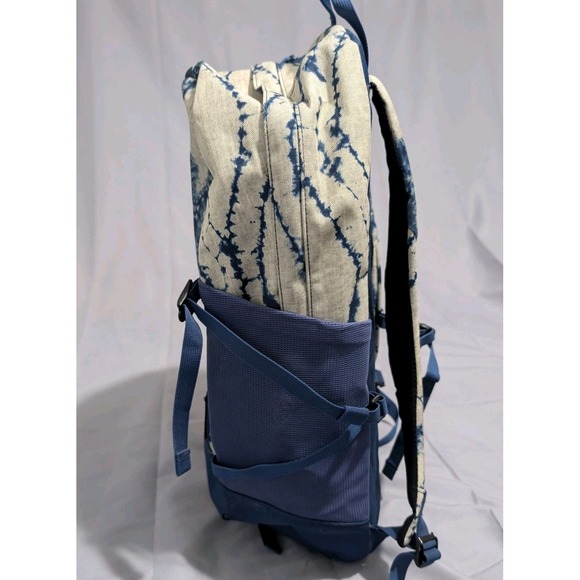 Burton Blue Day Backpack Camping Hiking Snowboarding Weekender Laptop Slip - Picture 3 of 10